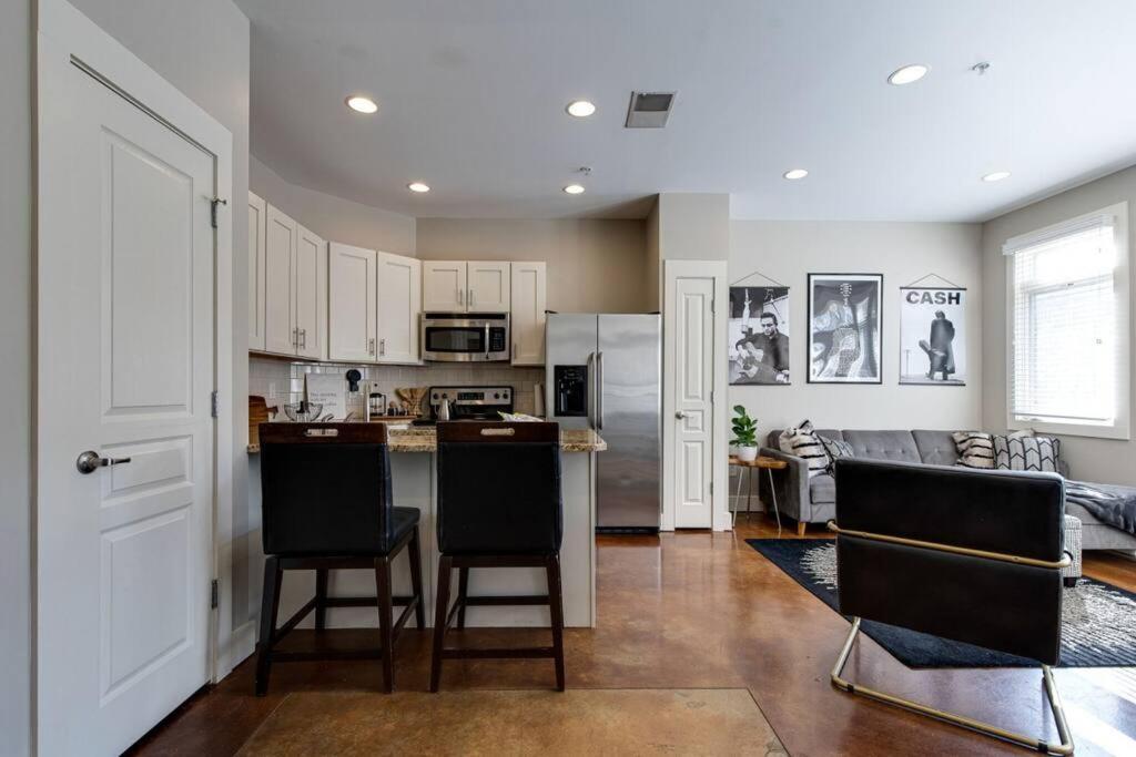 Cashville - Stylish Condo Minutes From Broadway ナッシュビル エクステリア 写真