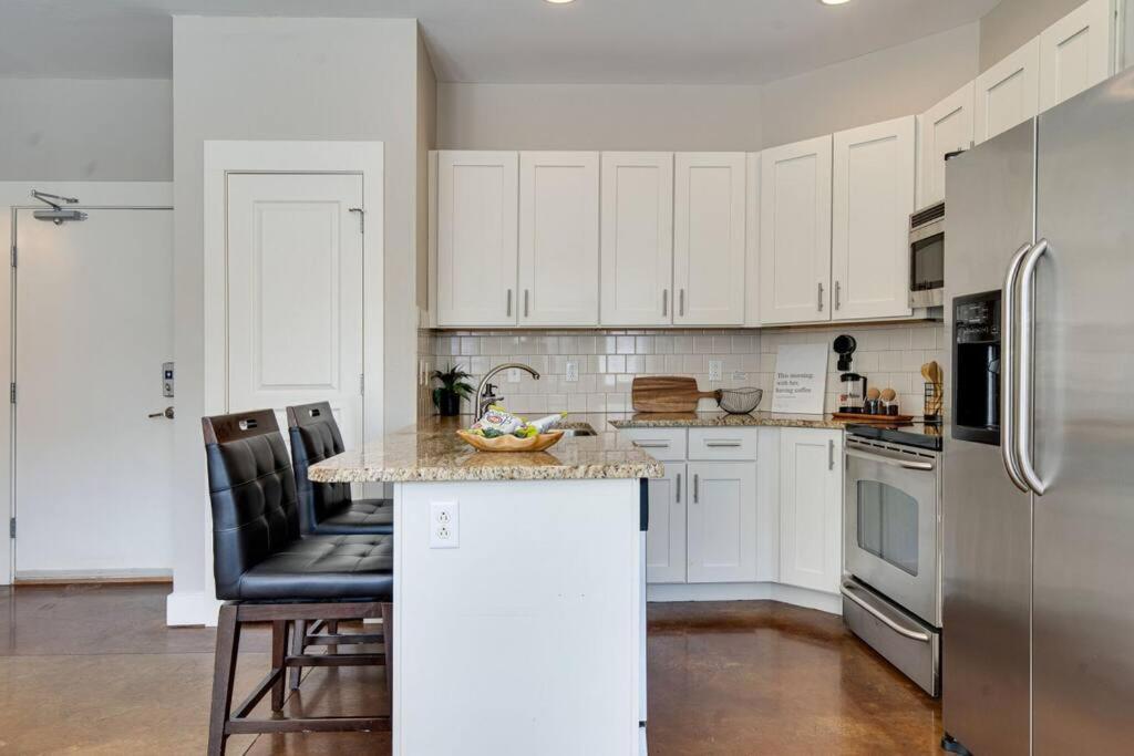 Cashville - Stylish Condo Minutes From Broadway ナッシュビル エクステリア 写真