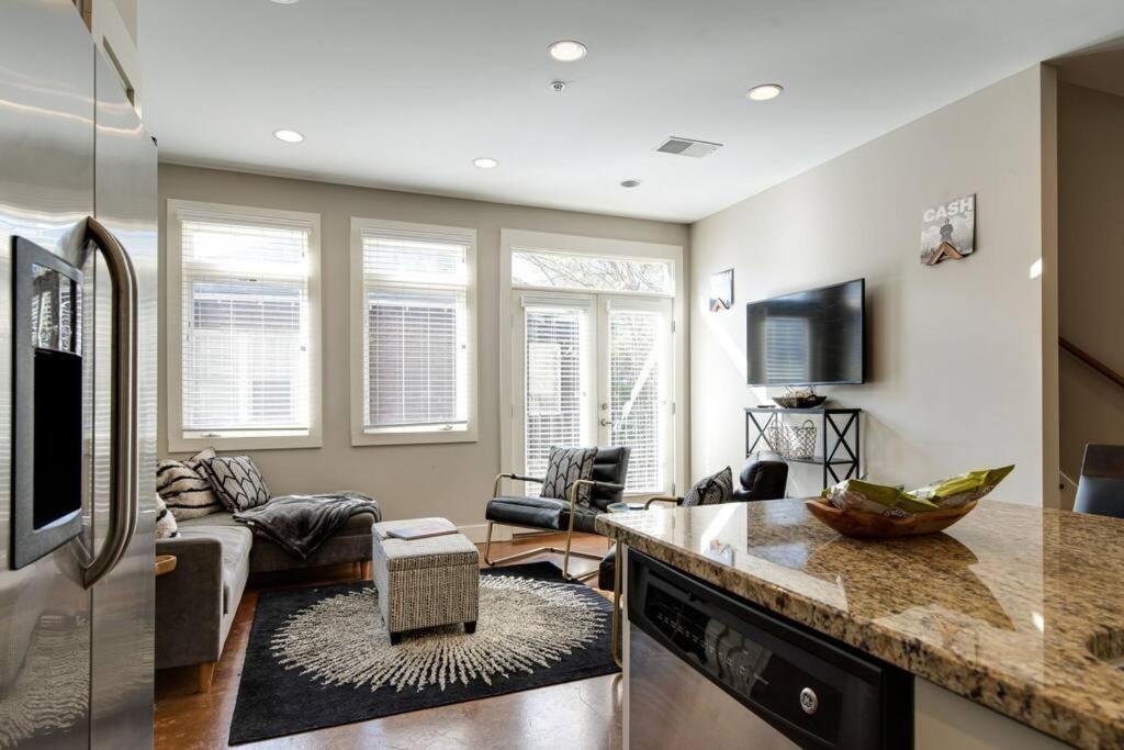 Cashville - Stylish Condo Minutes From Broadway ナッシュビル エクステリア 写真